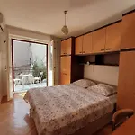 Ivka * Μακάρσκα